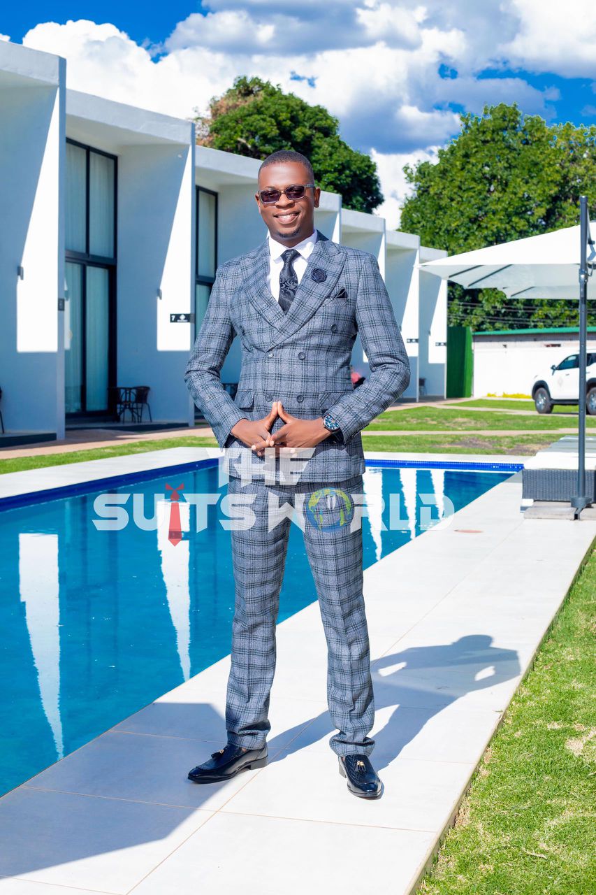 Double breast scotched suit - 6 button