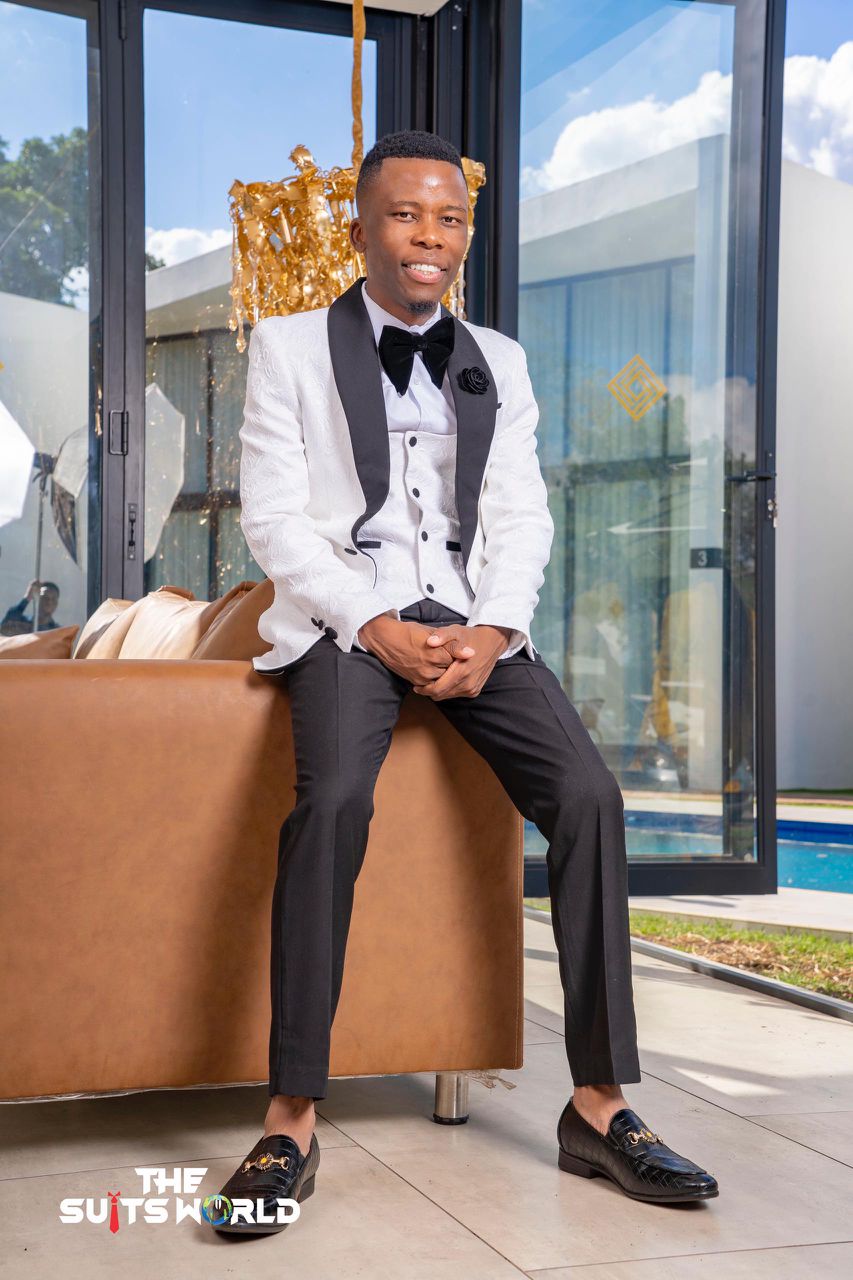 Groom’s Suit 3 piece - Image 4