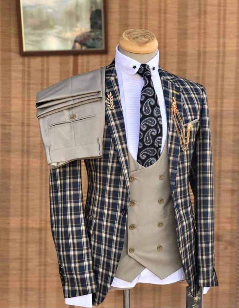Daro Beige 3 Piece Suit - Image 3