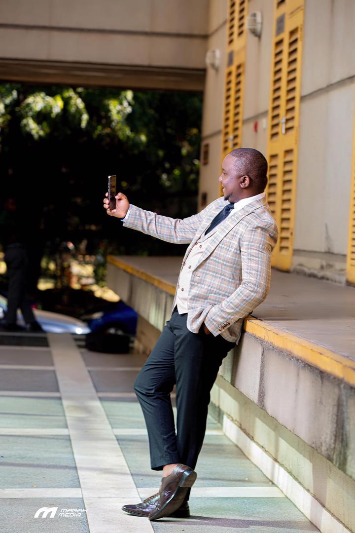 Daro Beige 3 Piece Suit - Image 6