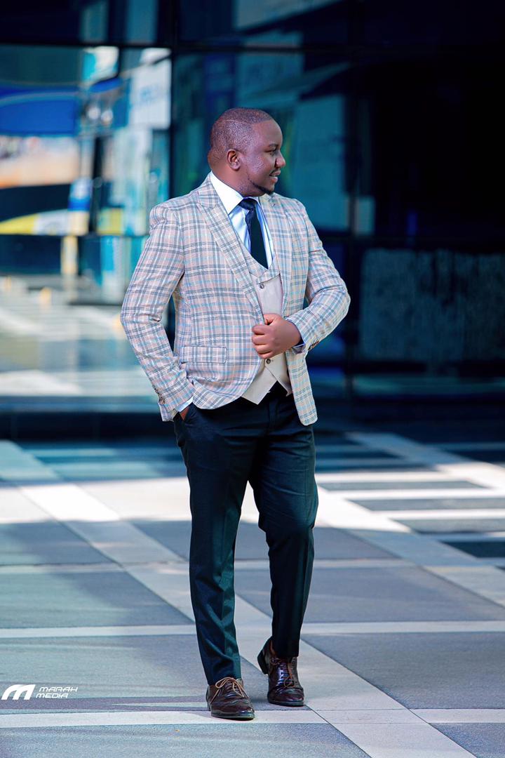 Daro Beige 3 Piece Suit - Image 7